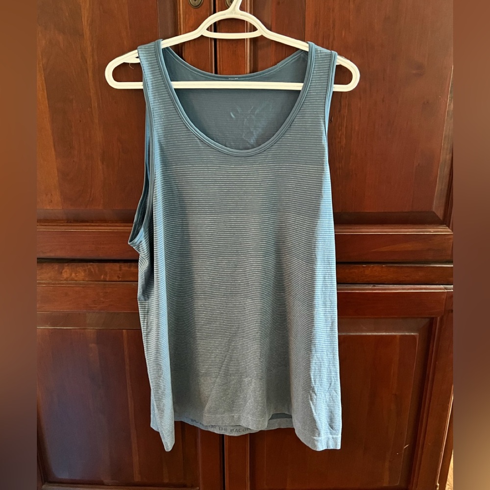 Lululemon tank